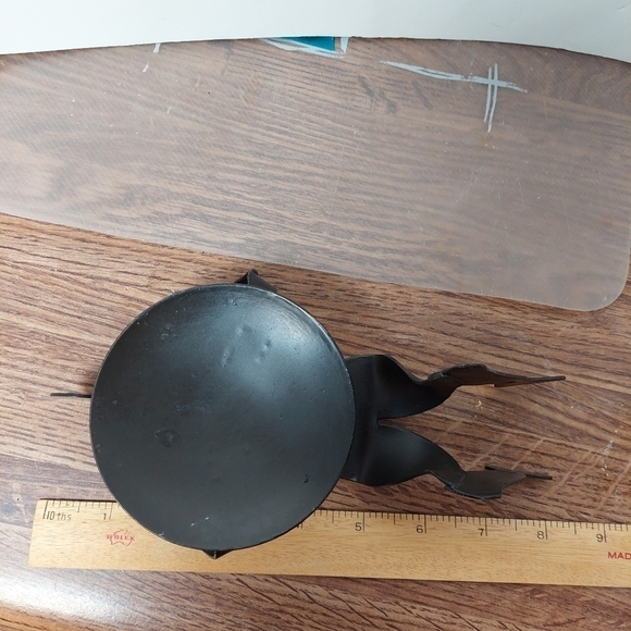 Black Metal Human-shaped Candleholder - Picture 7 of 8